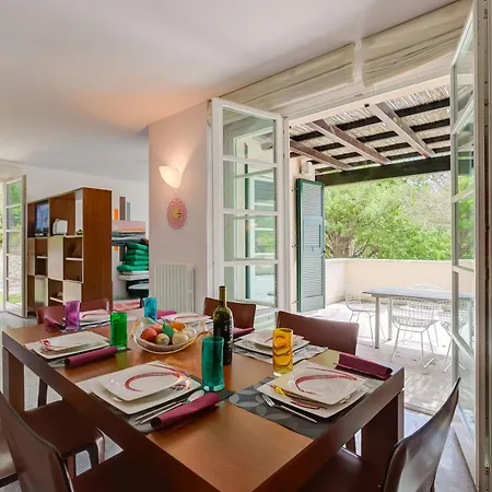 Golf Paradise Villa, M And S - Happy *